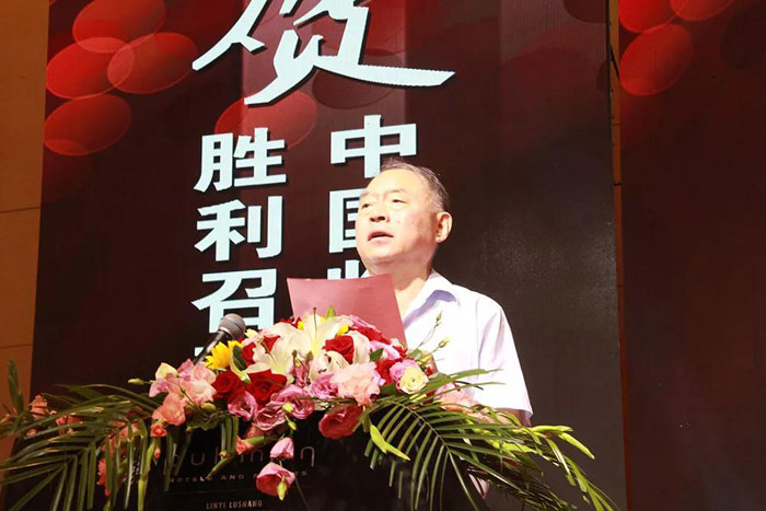 中國林產工業(yè)協會秘書長石峰先生 中國林產工業(yè)協會秘書長石峰先生