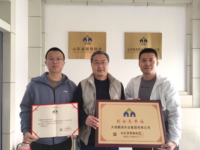 再添新身份<div   id=